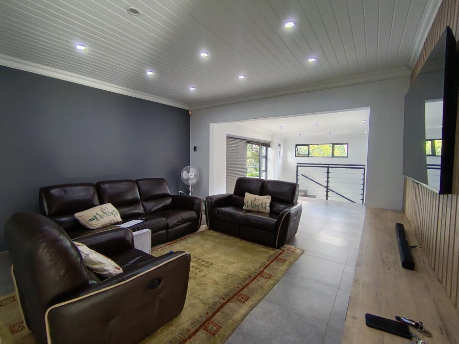 3 Bedroom Property for Sale in Pentagon Park Free State